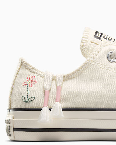 Chuck Taylor All Star Embroidered Little Flowers Egret/Egret/Black, Detail Angle View