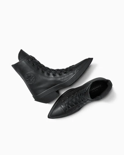 Chuck 70 De Luxe Pointed Leather Black/Black/Black, Angled View