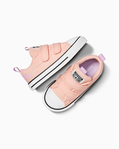 Chuck Taylor All Star Easy-On Butterflies Soft Peach/Grape Fizz/White, Angled View