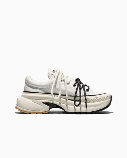 Run Star Crush Distressed Patent Vintage White/Egret/Black, Outer Side View