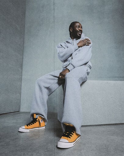 Chuck Taylor Throwback Gold Palm/Vintage White/Black, On Foot Shot 1