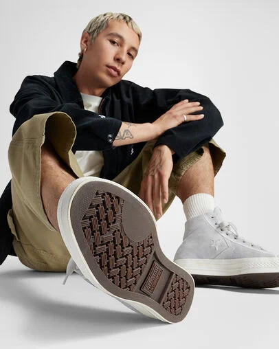 Star Player 76 Suede Grey Area/Barely Grey, On Foot Shot 2