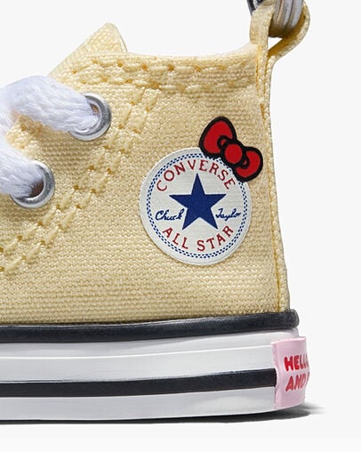 Converse x Hello Kitty And Friends Chuck Taylor All Star Keychain Transparent Yellow/White/Black, 3/4 View
