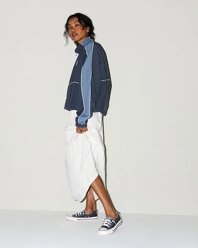 Chuck Taylor All Star Shoreline Canvas Athletic Navy, On Foot Shot 1