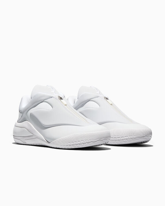 white basketball trainers
