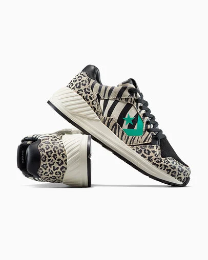 Wave Trainer Black/Vintage White/Apex Green, Detail Angle View