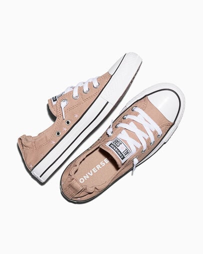 Chuck Taylor All Star Shoreline Embroidered Stars Dried Earth Brown/New Found Bloom Pink/White, Angled View