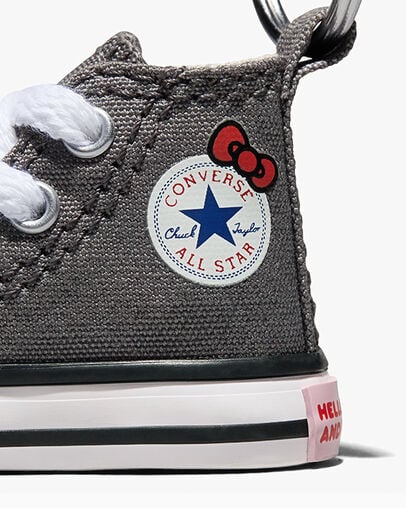Converse x Hello Kitty And Friends Chuck Taylor All Star Keychain Darker Grey/White/Black, 3/4 View