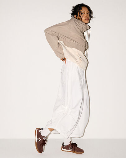 Run Star Trainer Pony Hair Totally Fudged/Egret/Gum Honey, On Foot Shot 1