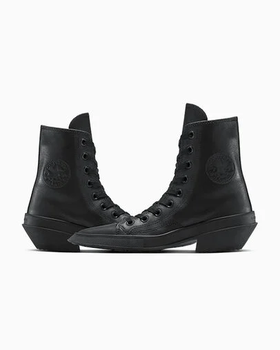 Chuck 70 De Luxe Pointed Leather Black/Black/Black, Detail Angle View