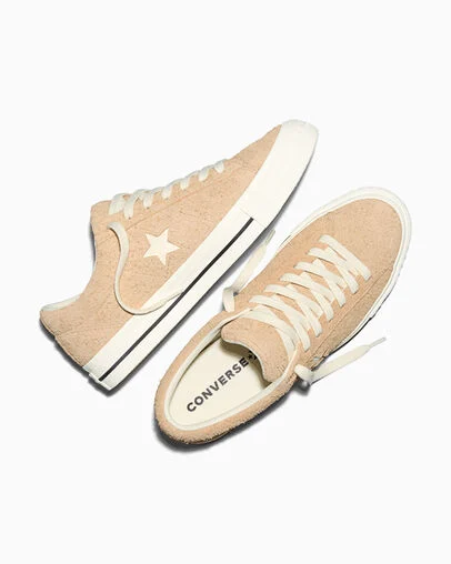 One Star 95 Hay Day Brown/Black/Egret, Angled View