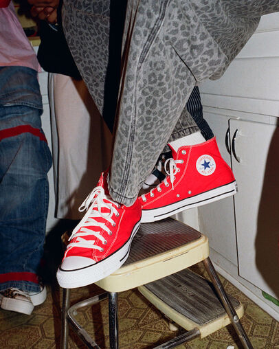 Chuck Taylor All Star Canvas Red, On Foot Shot 1