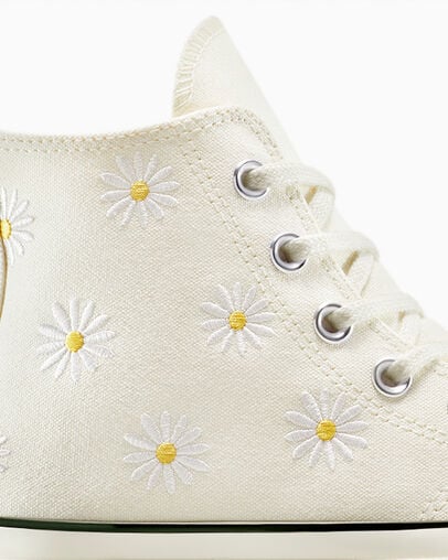 Chuck 70 Embroidered Daisies Egret/White/Black, Detail Angle View