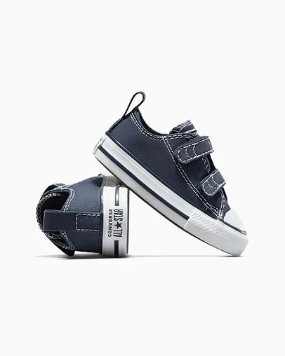 Chuck Taylor All Star Easy-On Canvas Athletic Navy/White, Detail Angle View