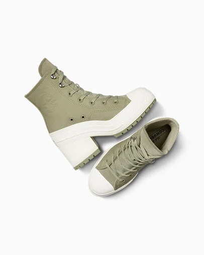 Chuck 70 De Luxe Heel Platform Water-Repellent Light Field Surplus/Egret, Angled View