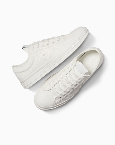 Star Player 76 Monochrome Vintage White/Vintage White, Angled View