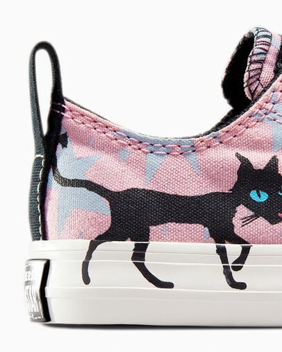 Converse x Coraline Chuck Taylor All Star Easy On Lotus Pink/Black/Fossilized, Detail Angle View