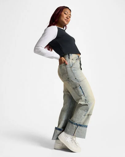 Chuck 70 Stars Vintage White/Natural Ivory, On Foot Shot 1