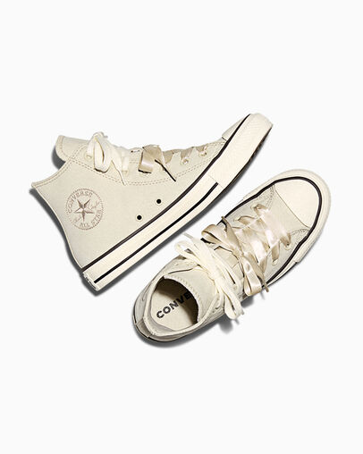 Chuck Taylor All Star Peached Canvas Sage Smoke/Egret/Black, Angled View