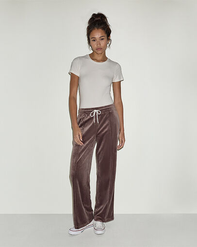 Chuck Taylor Patch Velour Relaxed Track Pant Pot Hole Plum, Detail View
