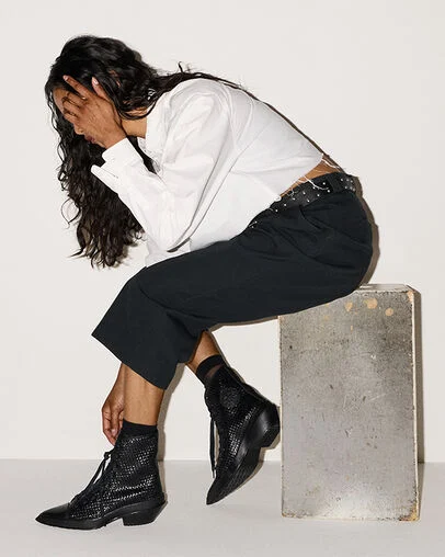 Chuck 70 De Luxe Pointed Platform Woven Leather Black/Egret/Black, On Foot Shot 1