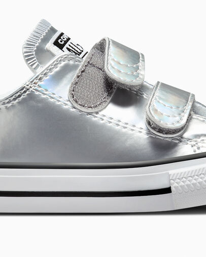 Chuck Taylor All Star Metallic Silver/White/Silver, Detail Angle View
