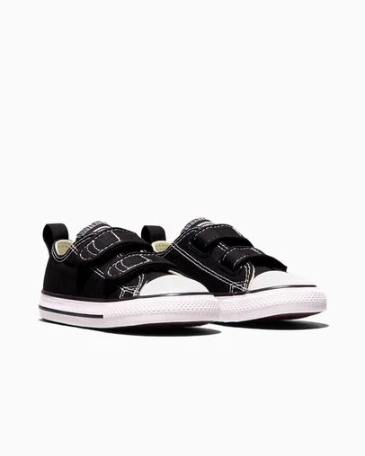 Chuck Taylor All Star Easy-On Canvas Black, Top and Side View