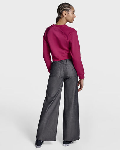 Star Chevron Cropped Crew Neck Sporty Berry, Detail View