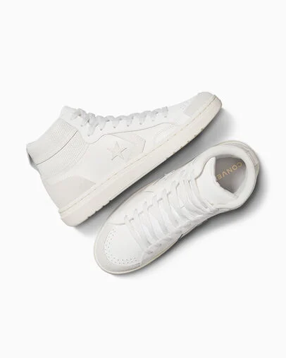 Pro Blaze Classic Vintage White/Vintage White, Angled View