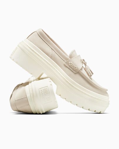 Chuck Taylor All Star Lugged Heel Loafer Platform Suede Light Dune/Egret/Light Dune, Detail Angle View