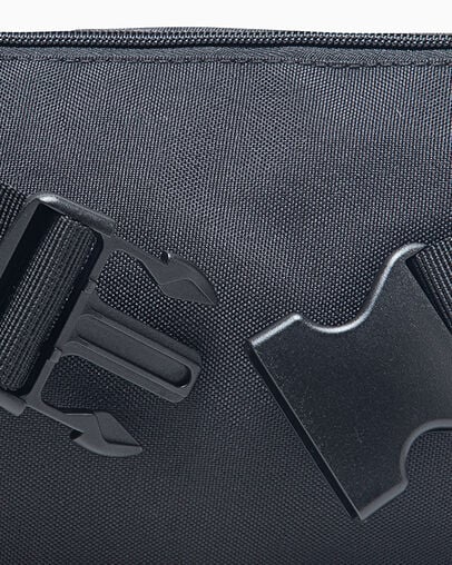 GO 2 Sling Pack Black, Detail View