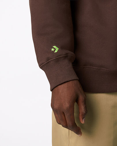 Wordmark Mock Neck Crew Earth, Detail View