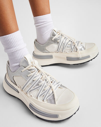 Run Star Legacy CX Platform Dull Silver/Egret/Black, Reflective View