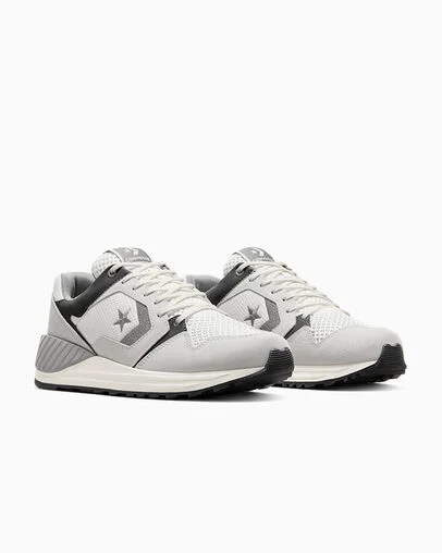 Wave Trainer Barely Grey/Vintage White, Top and Side View