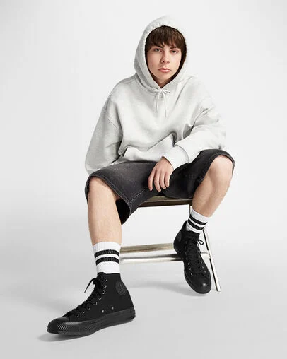 Chuck 70 Canvas Black/Almost Black/Black, On Foot Shot 2