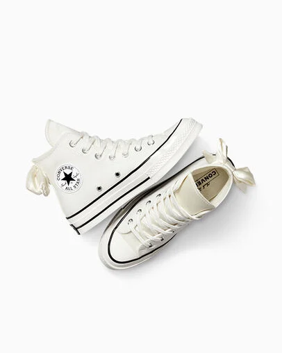 Chuck 70 Bows Egret/Egret/Black, Angled View