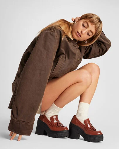 Chuck 70 De Luxe Heel Loafer Platform Leather Rottin Apple/Rottin Apple, On Foot Shot 2