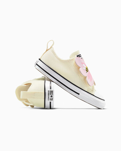 Chuck Taylor All Star One Strap Easy-On Embroidered Florals Egret/Lt Jellyfish Jitter, Detail Angle View