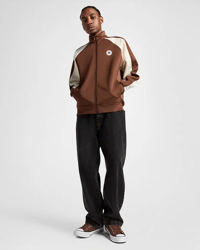 Chuck Taylor All Star Malden Street Bear Nap Brown/Bear Nap Brown/White, On Foot Shot 1