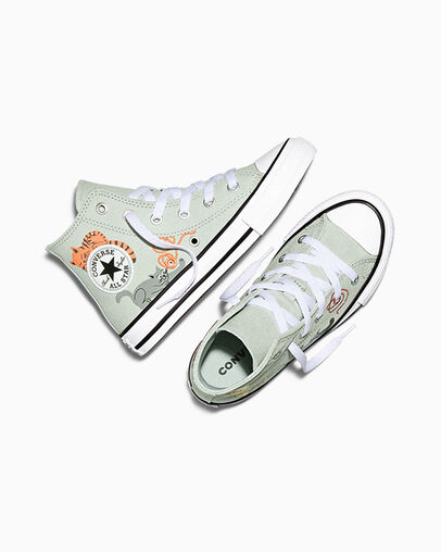 Chuck Taylor All Star Cat & Yarn Rainwashed Grey/Blackwhite, Angled View
