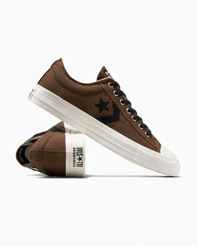 Star Player 76 Grounded/Black/Vintage White, Detail Angle View