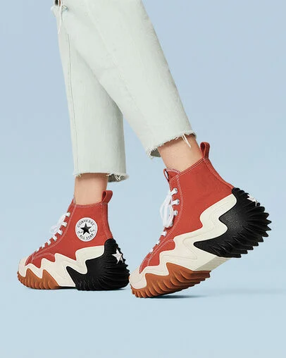 Run Star Motion CX Platform Seasonal Color Mantra Orange/Black/Egret, On Foot Shot 1