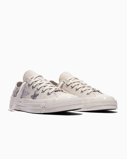 Chuck 70 X Silver Stars Natural Ivory/Dull Silver, Top and Side View