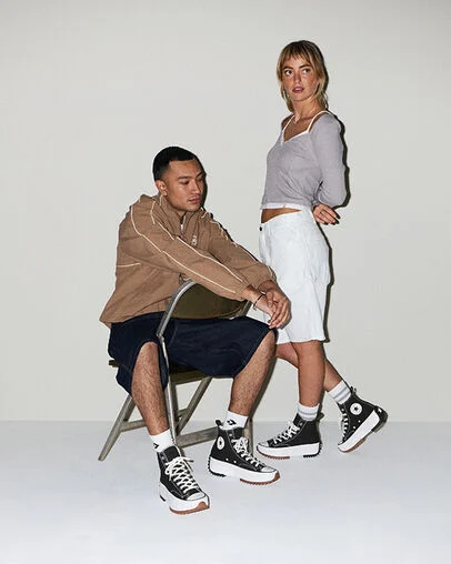 Run Star Hike Platform Canvas Black/White/Gum, On Foot Shot 1