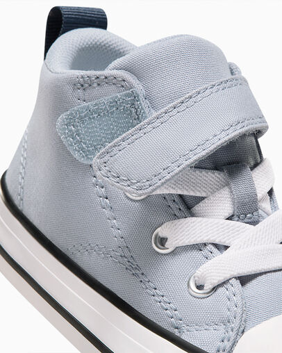 Chuck Taylor All Star Malden Street Easy On Rainy Daze Blue/Navy/White, Detail Angle View