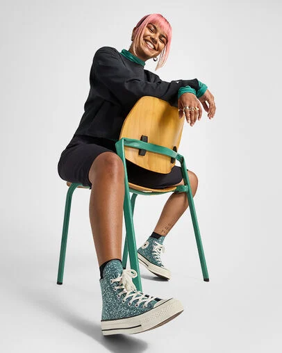 Chuck 70 Glitter Newtral Teal/Egret/Black, On Foot Shot 2