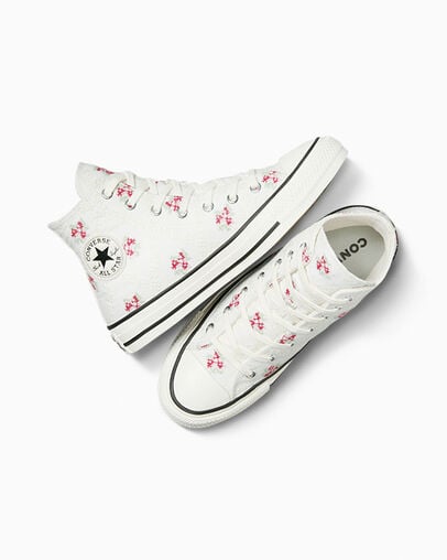 Chuck Taylor All Star Rose Cross Stitch Vintage White/Egret, Angled View