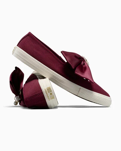 Chuck Taylor All Star Dainty Ballerina Charms Deep Bordeaux/Egret/Gold, Detail Angle View