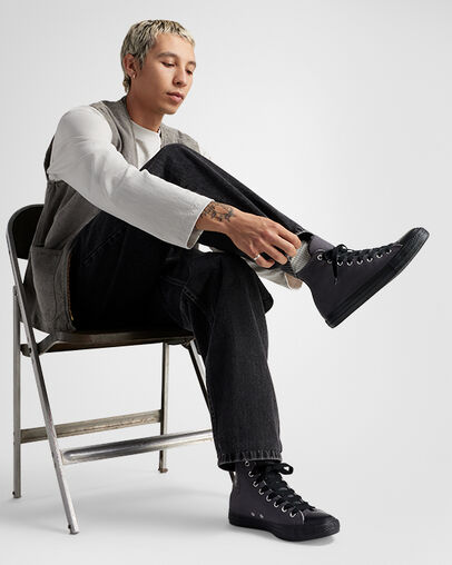 Chuck Taylor All Star Heavy Canvas Dark Matter/Black/Black, On Foot Shot 2