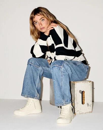 Chuck 70 Woven Leather Egret/Egret/Egret, On Foot Shot 1